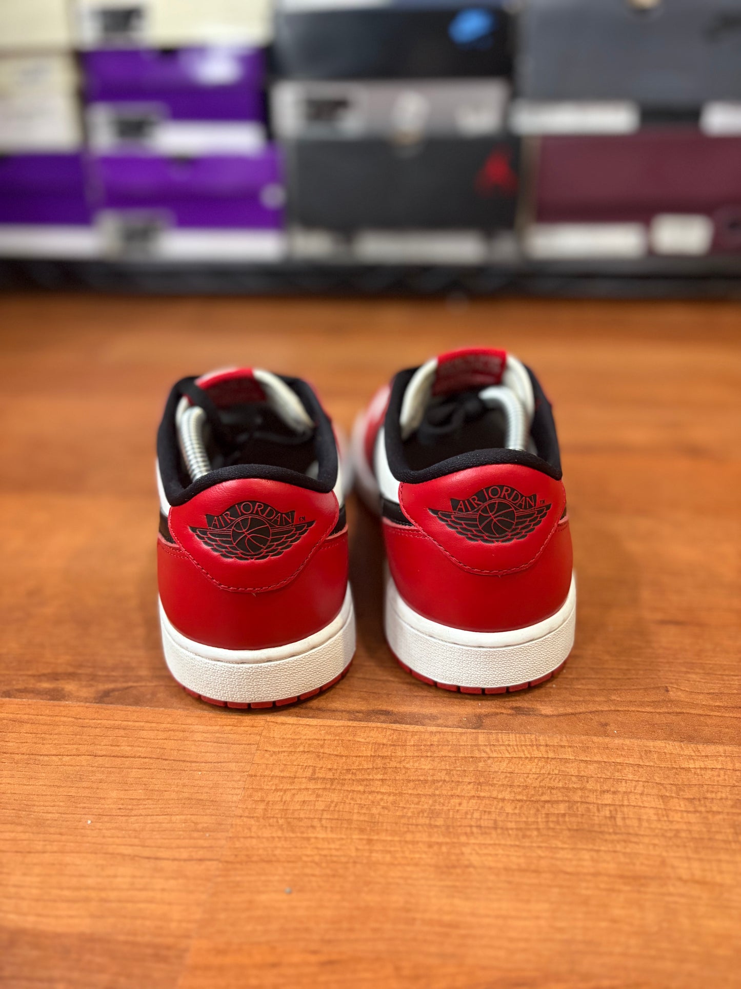 Jordan Retro 1 Low Chicago (Size 10 Mens)