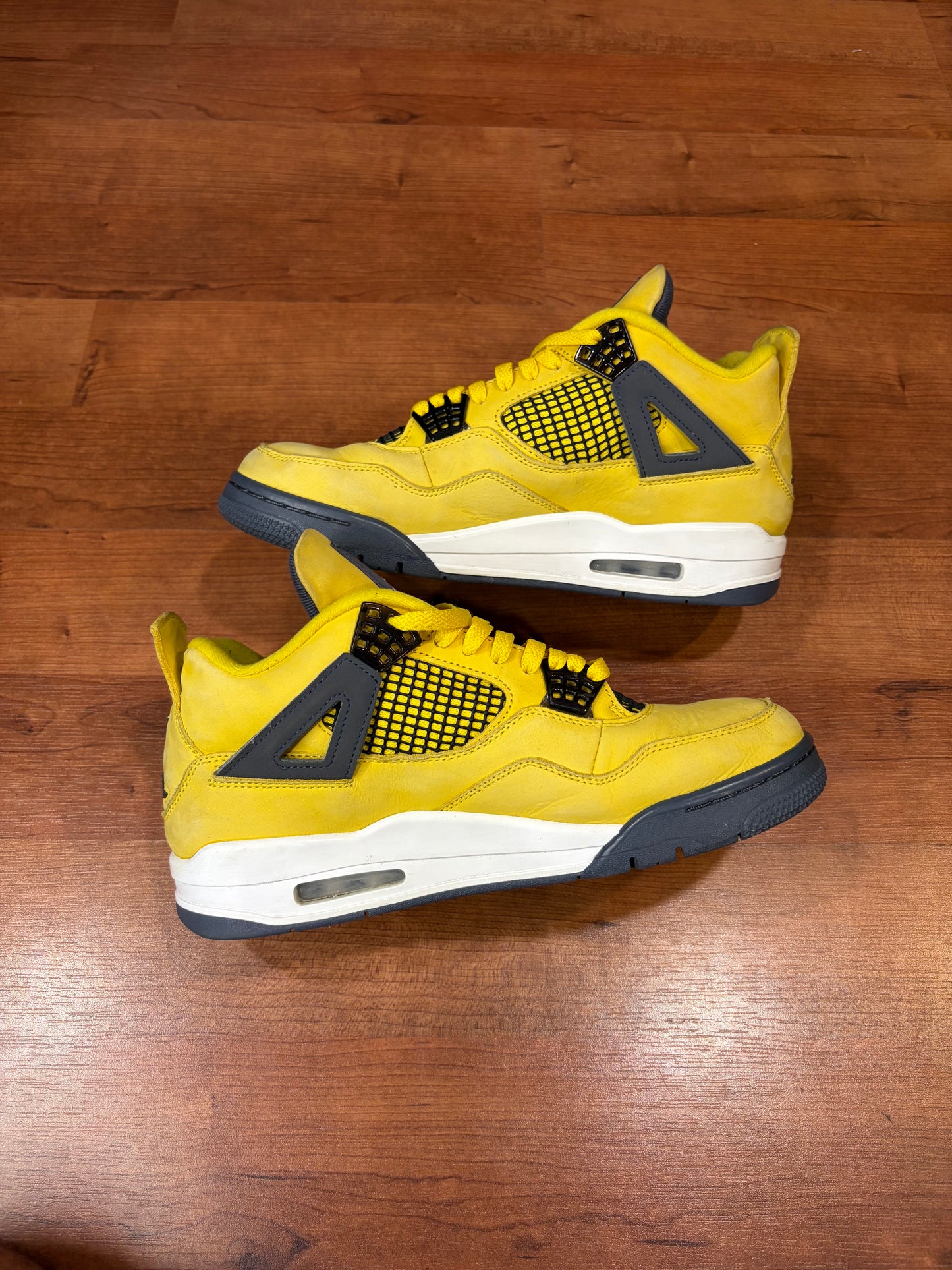 Jordan Retro 4 Lightning (Size 9 Mens)