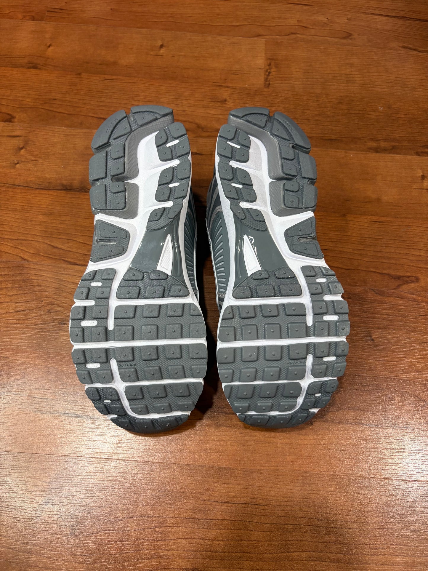 Nike Vomero 5 Cool Grey (Brand New / No Lid - 8.5M)