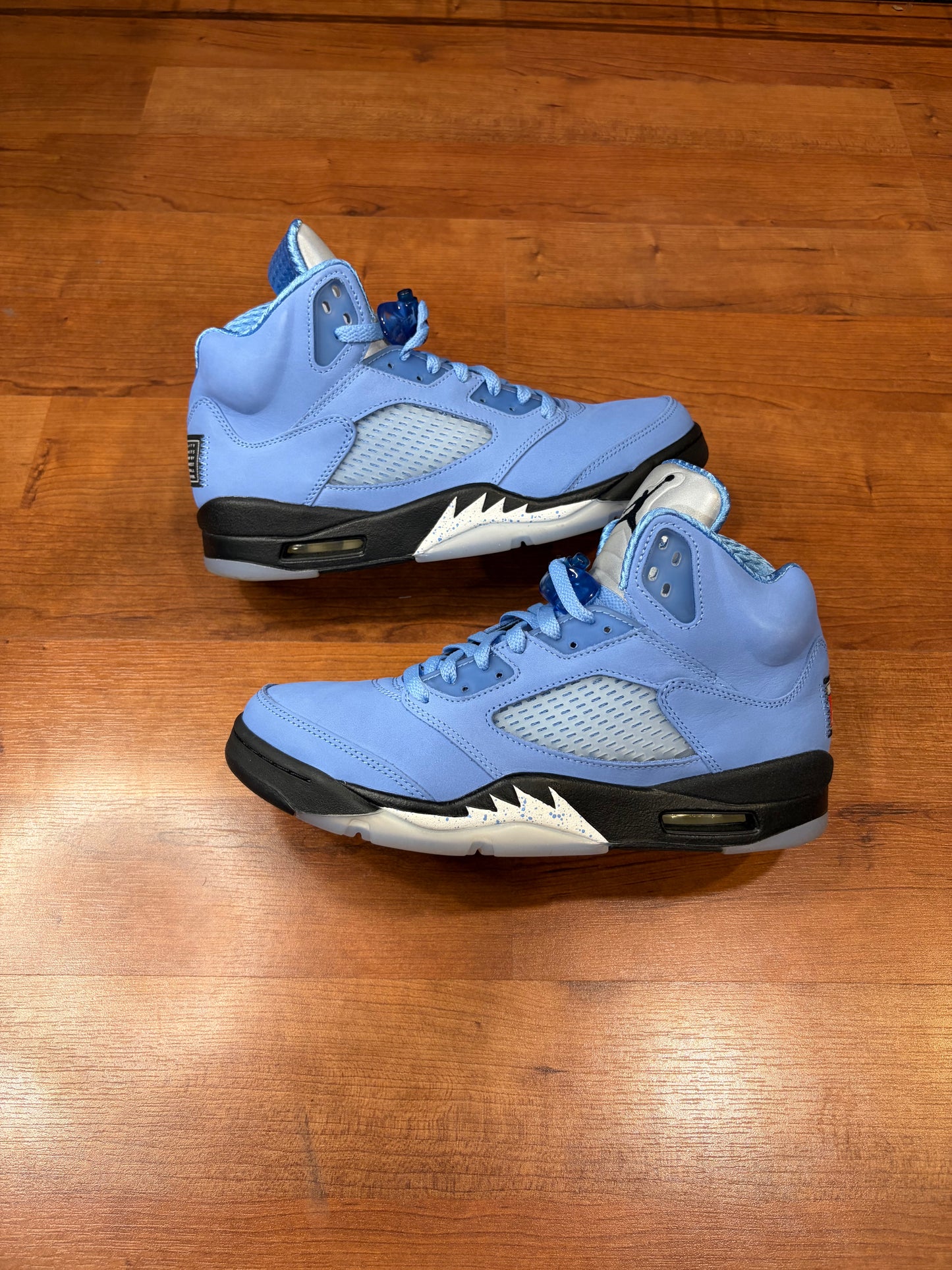 Jordan Retro 5 UNC (Size 9.5 Mens)