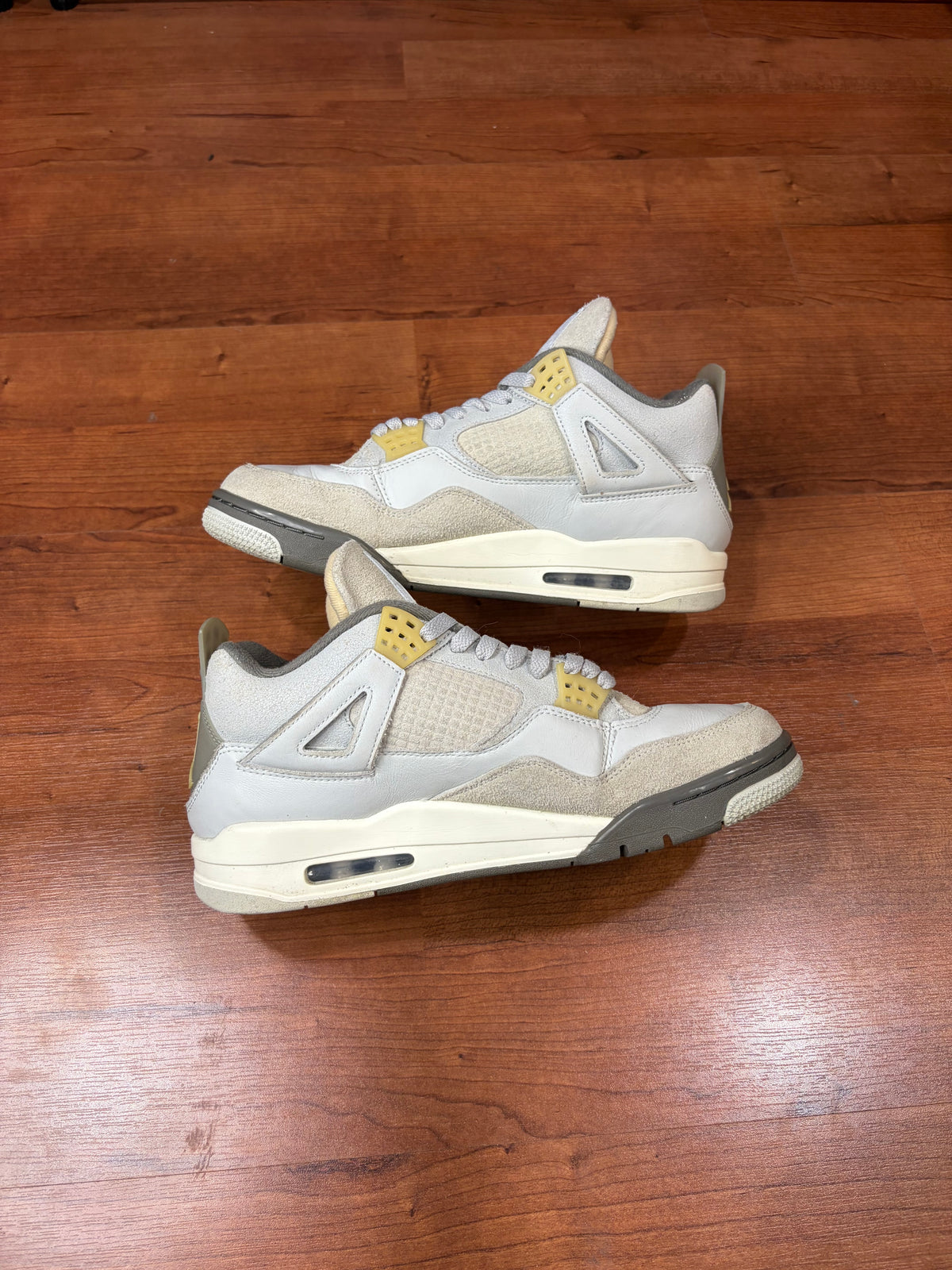 AJ4 Retro Craft Photon Dust (Size 10 Mens)