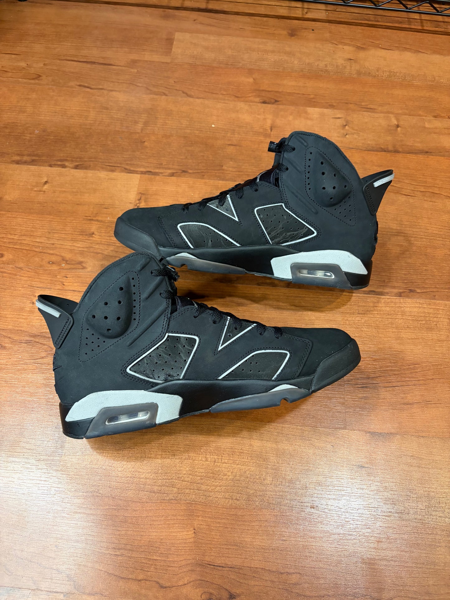 Jordan Retro 6 Cap & Gown (Size 13 Mens)