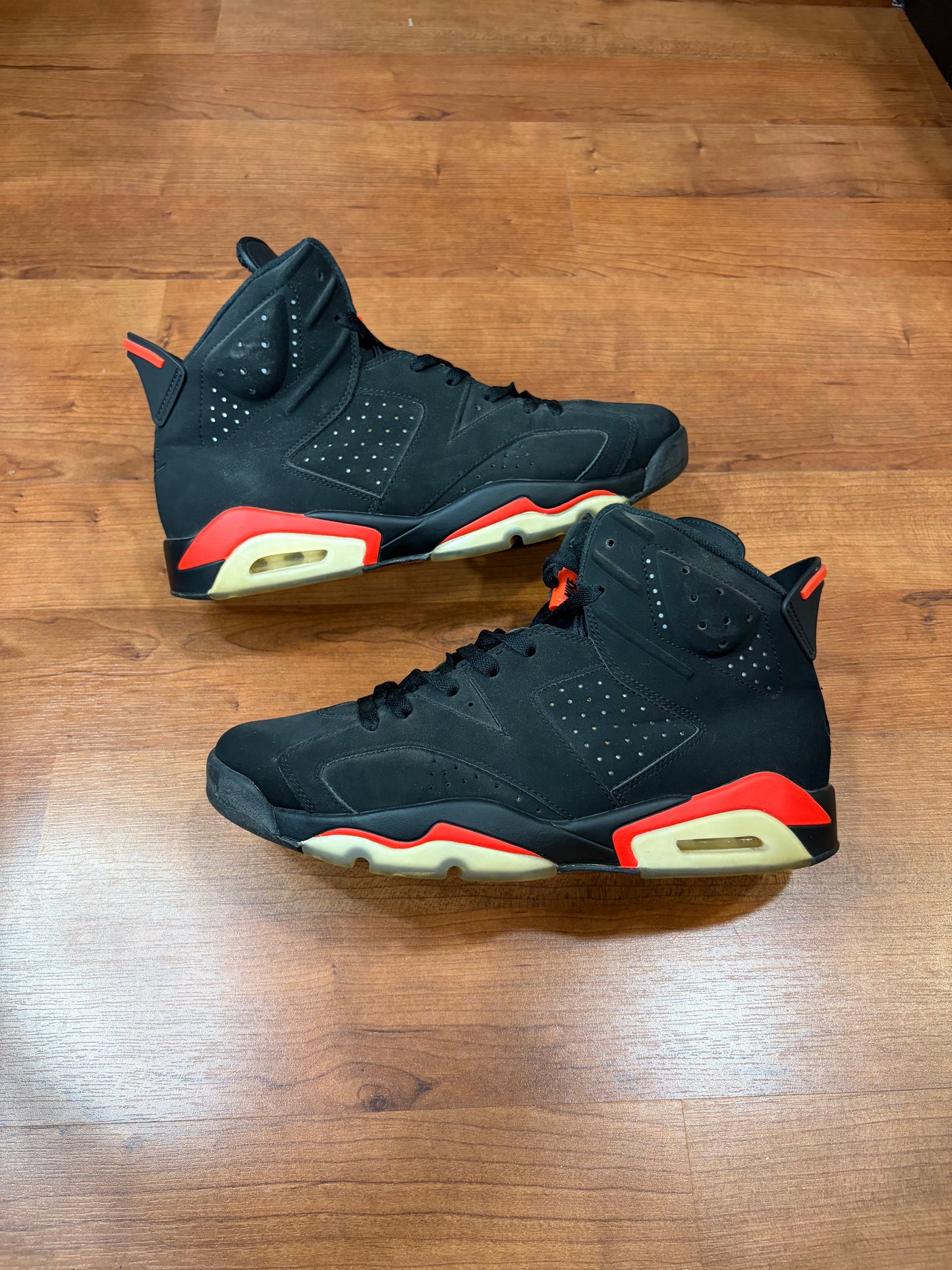 Jordan Retro 6 Infrared (Size 11 Mens)