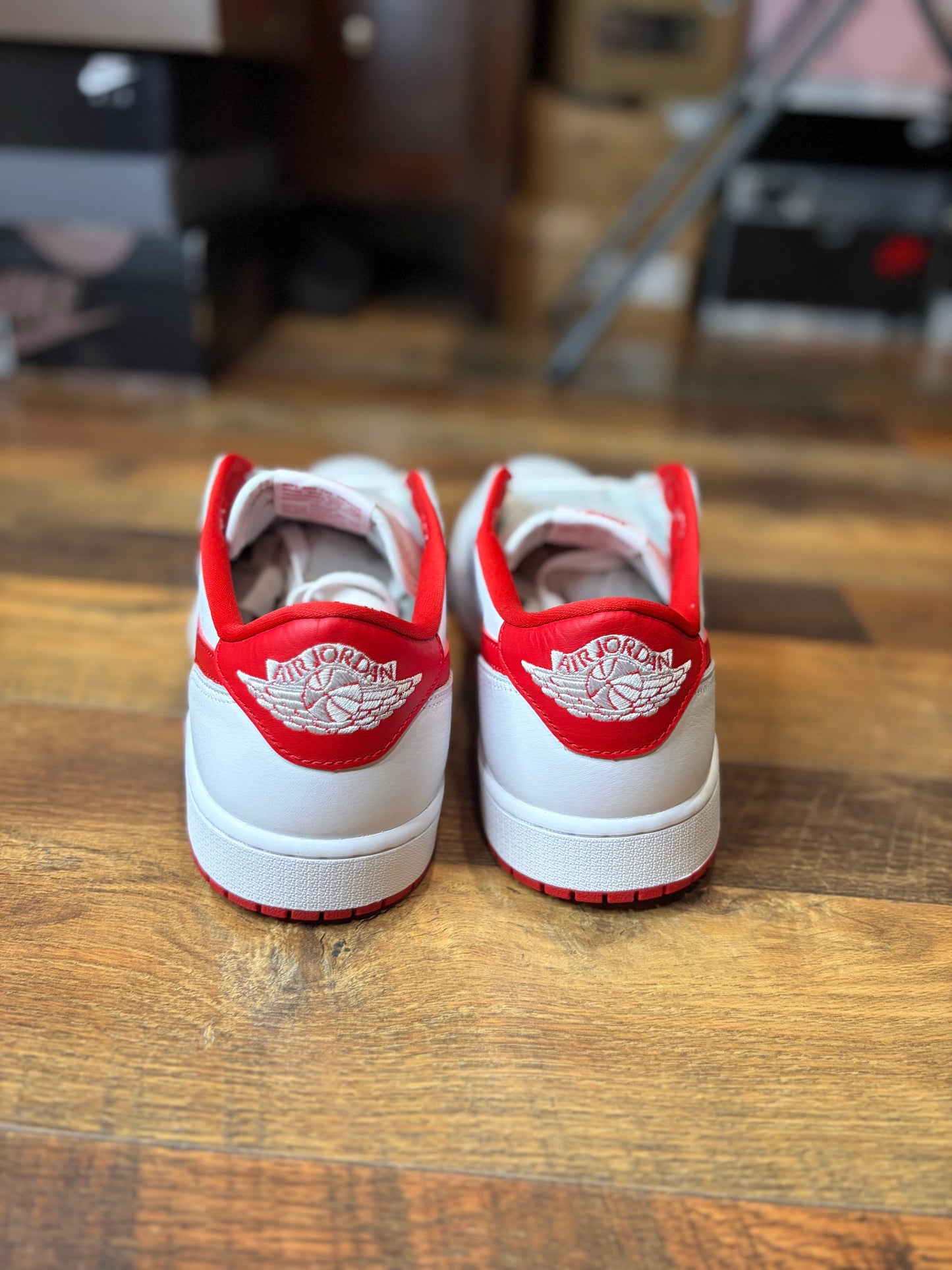 Jordan Retro 1 Low University Red (Brand New/No Box Lid - Mens Sizes)