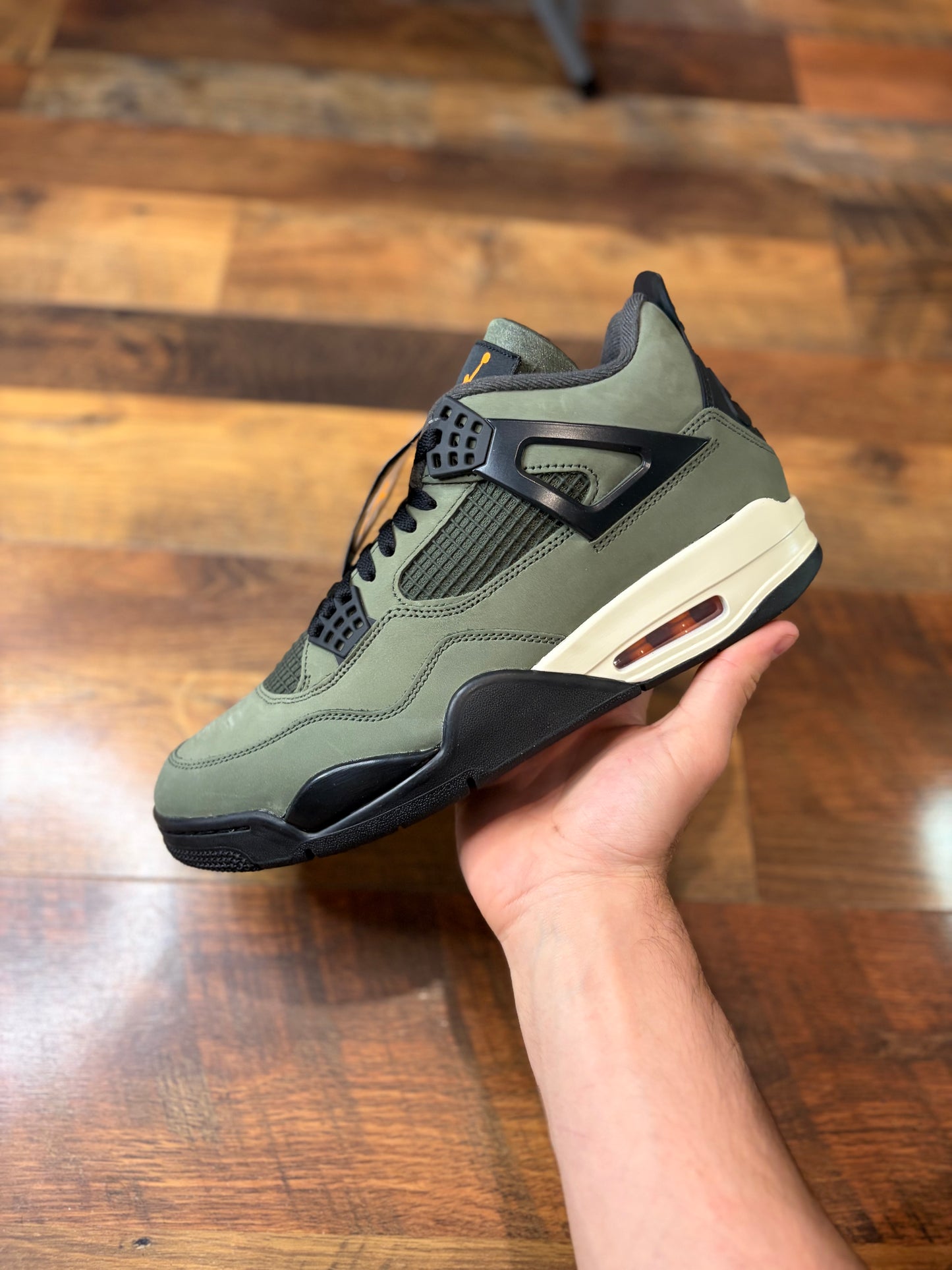 Jordan Retro 4 Undefeated (Brand New - Mens Sizes)