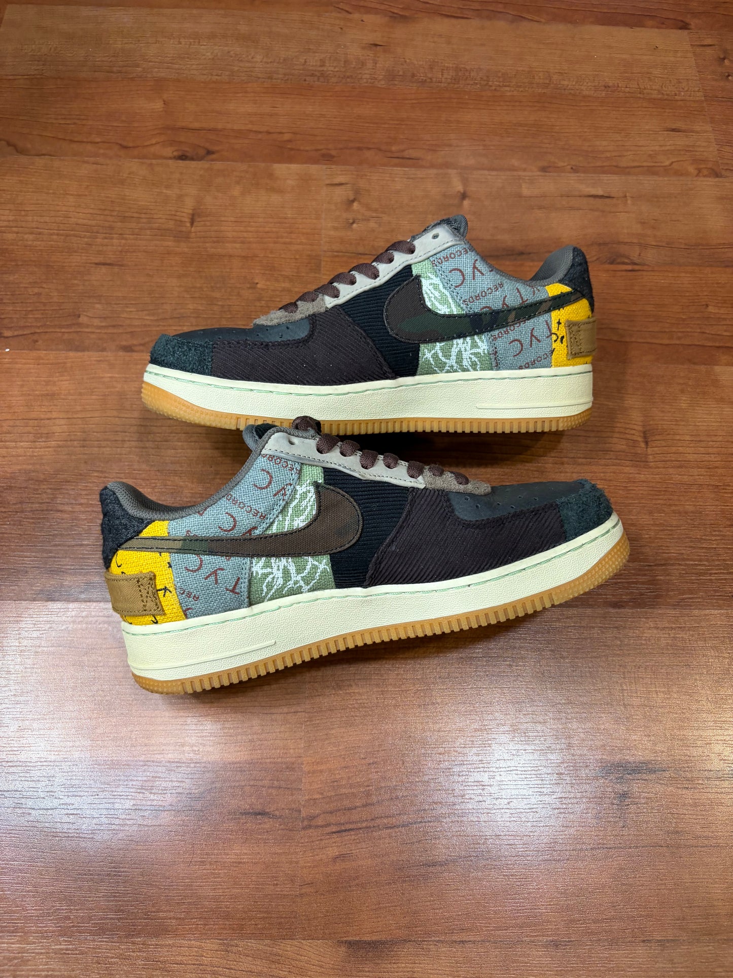 Nike Air Force 1 Low Travis Scott Cactus Jack (Size 8.5 Mens)
