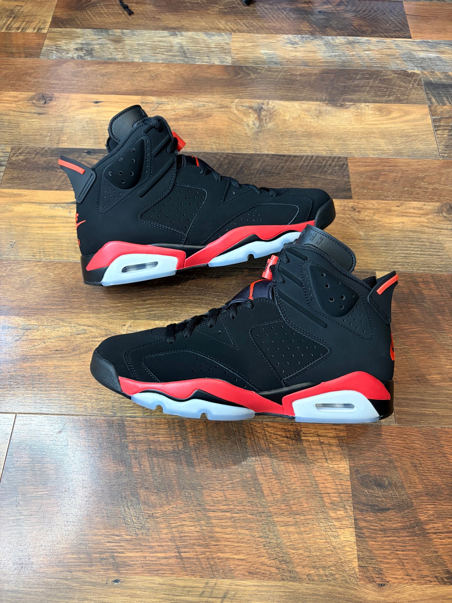 Jordan Retro 6 Infrared Salesman (Brand New - 10M)