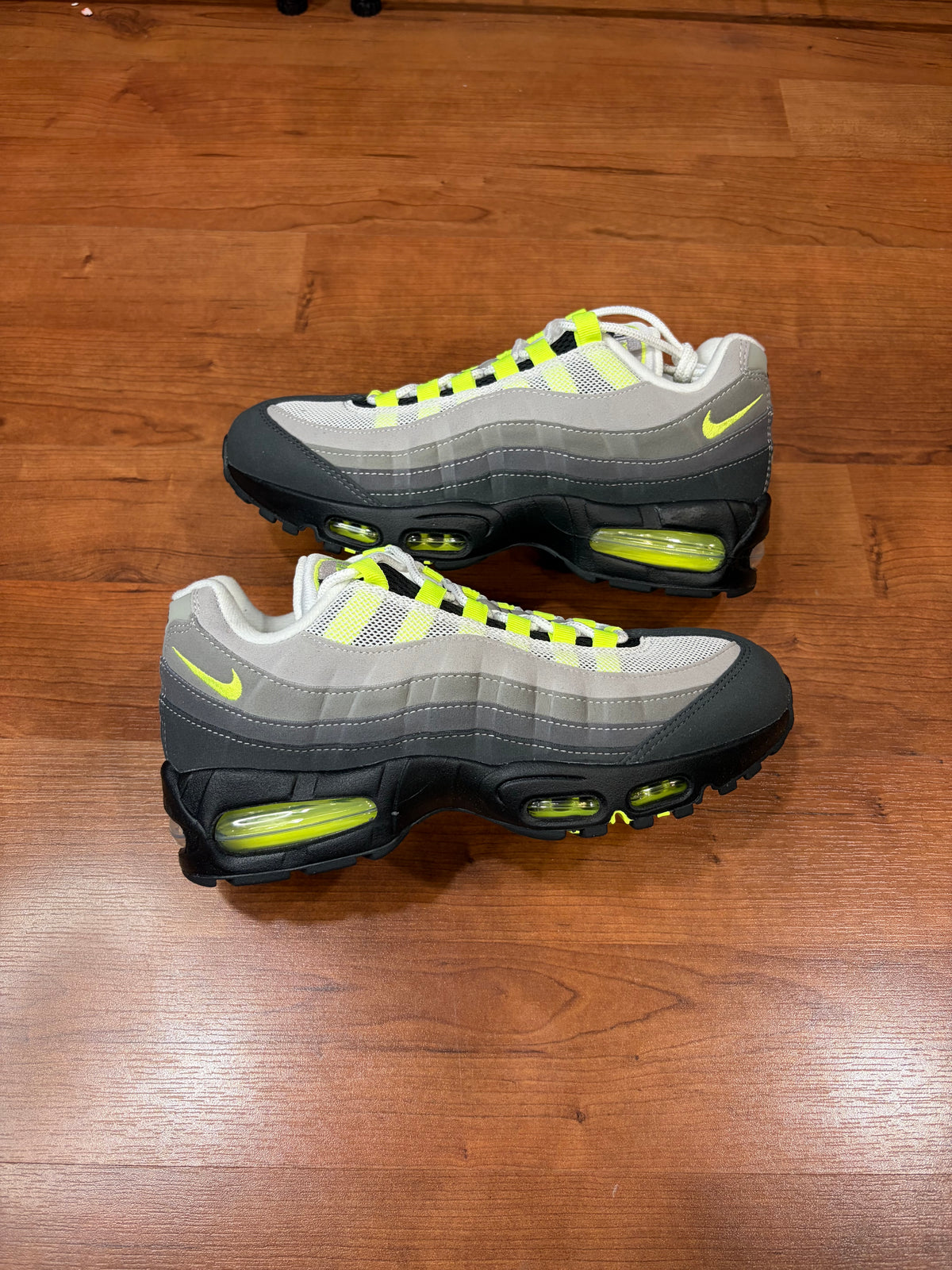 Air Max 95 Big Bubble Neon (DS - Size 9W / 7.5M)
