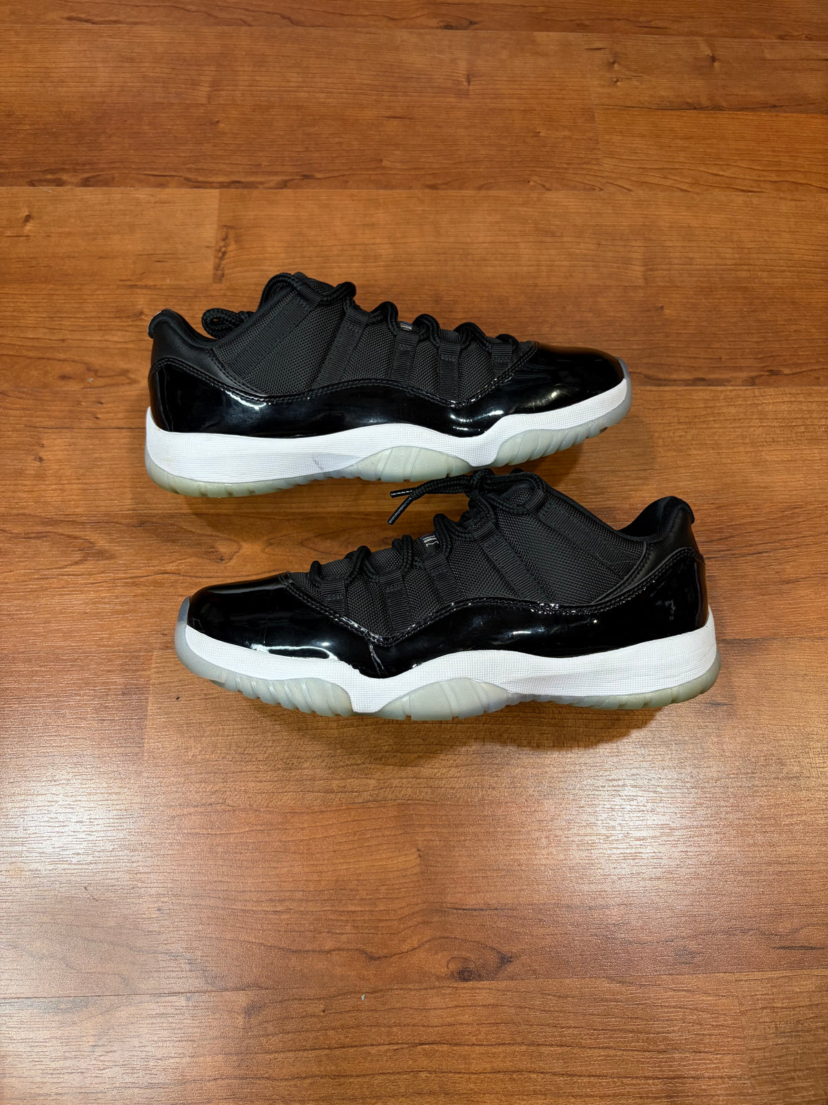 AJ11 Retro Low Space Jam (Size 9.5 Mens)