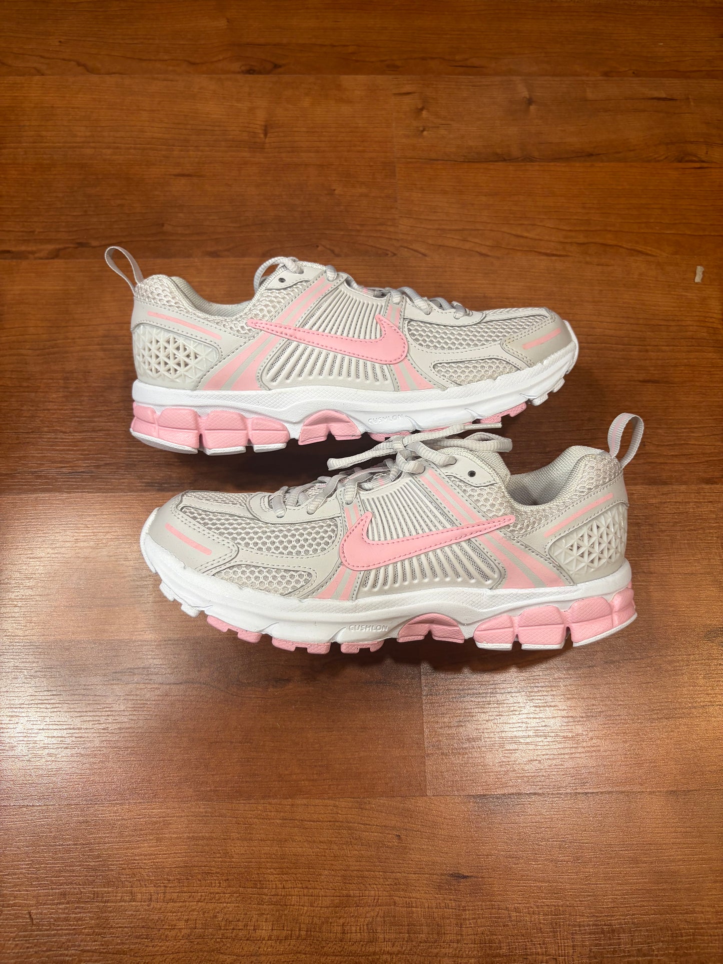 Nike Vomero 5 Medium Soft Pink (Brand New - 6.5Y/8W)