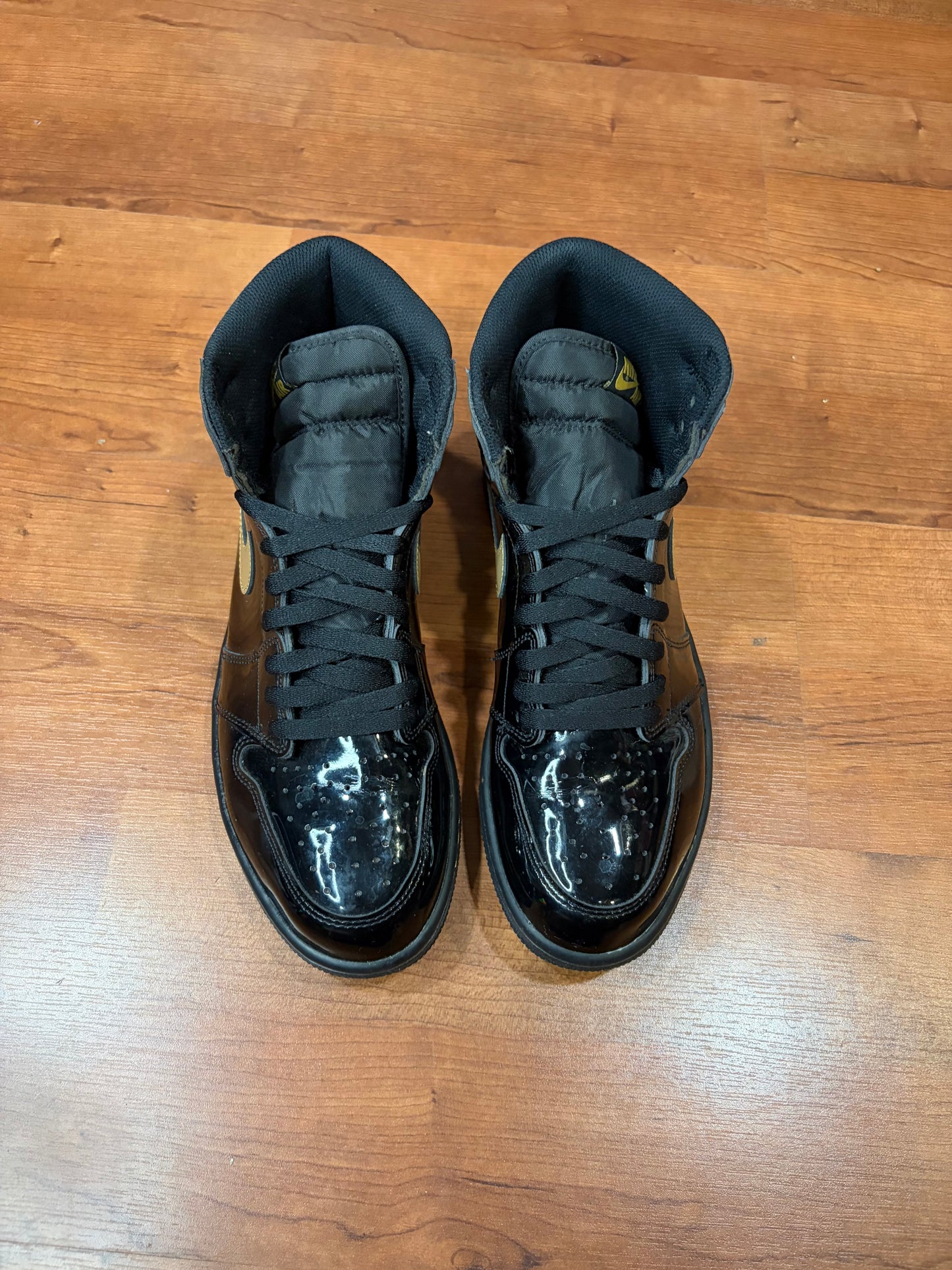 Jordan Retro 1 Patent Black Metallic Gold (Size 11 Mens)