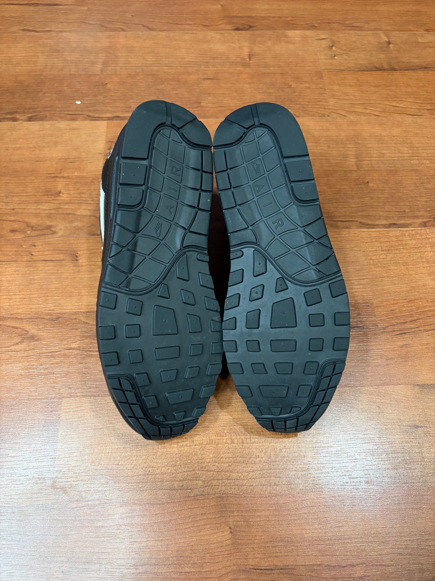 Nike Air Max 1 87’ Supreme Black (Size 11 Mens)