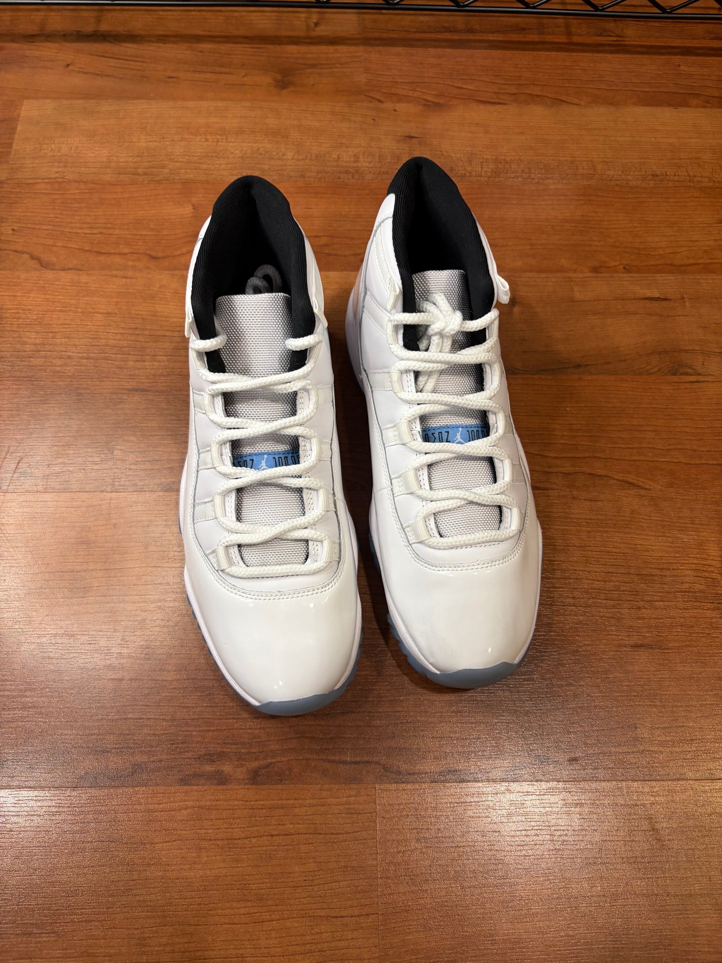 Jordan Retro 11 Legend Blue (Brand New - 10M)