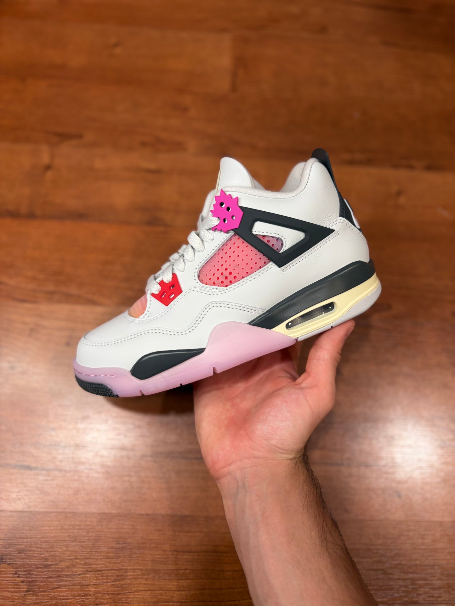 Jordan Retro 4 Comic (Brand New / No Lid - 5.5Y/7W)
