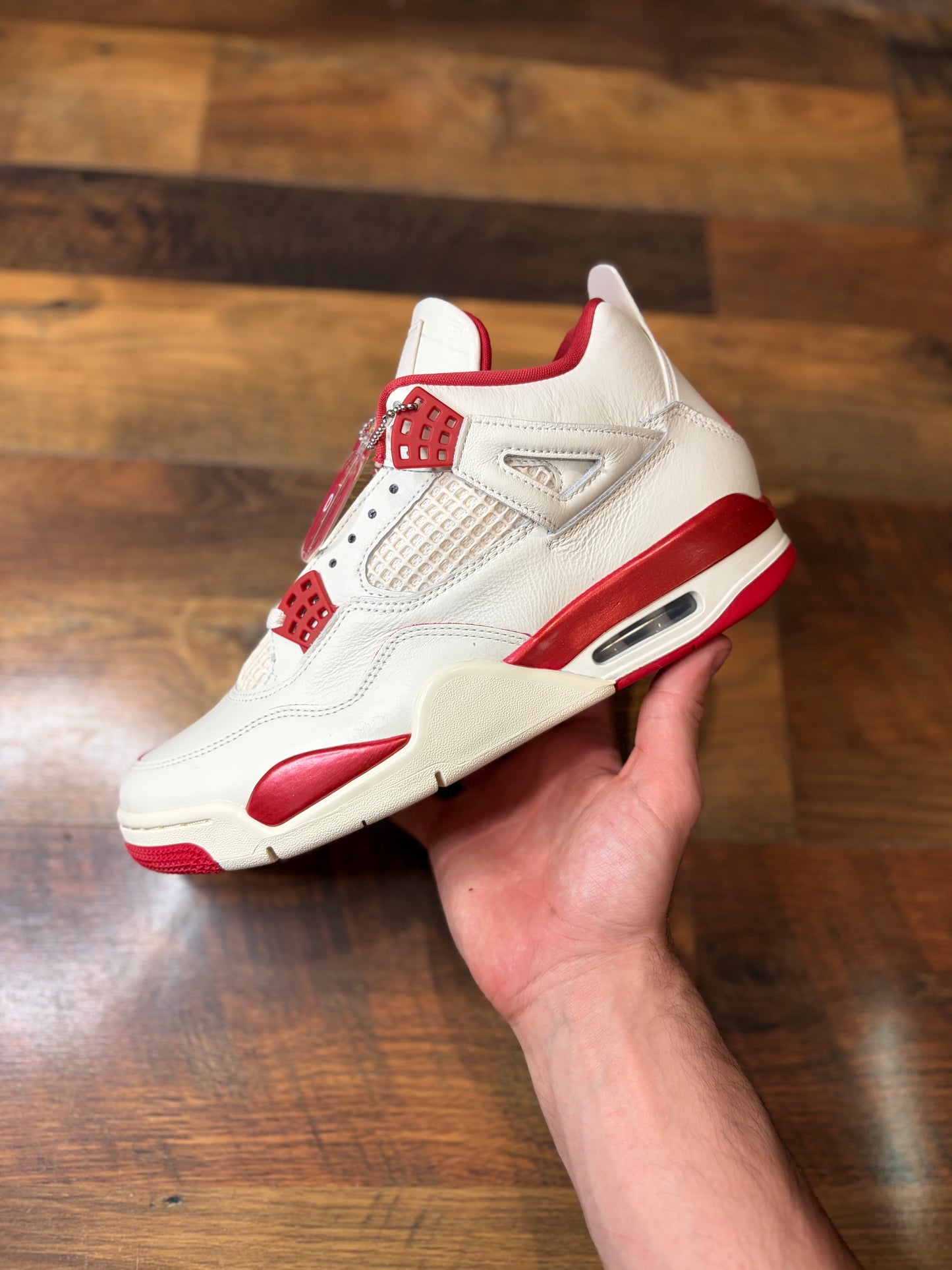 Jordan Retro 4 Valentines Day (Brand New - Multiple Sizes)