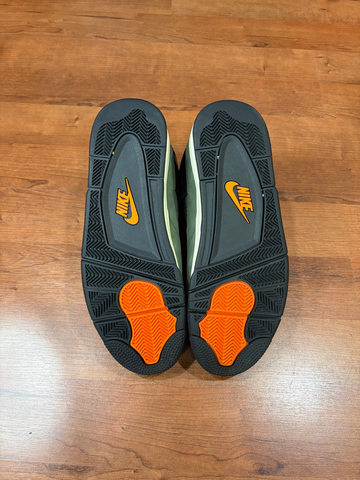 AJ4 Retro Undefeated (Size 14 Mens)