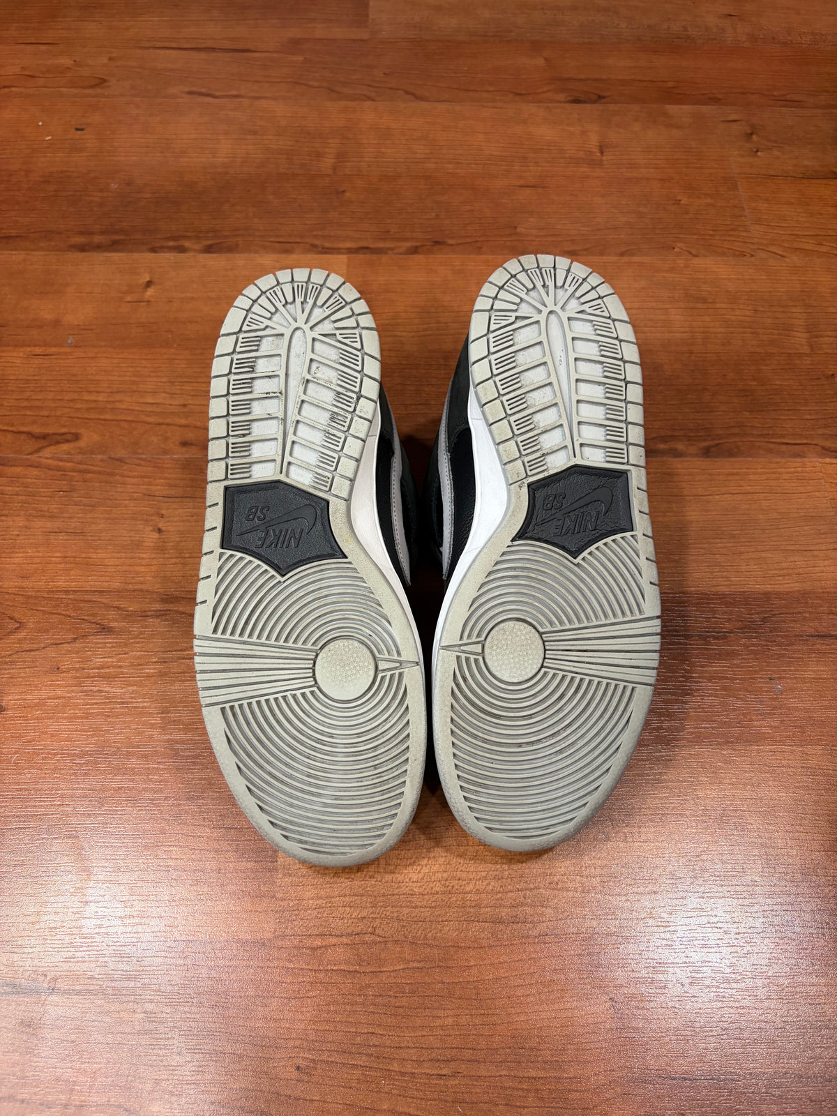 Dunk Low SB J-Pack Shadow (Size 9 Mens)