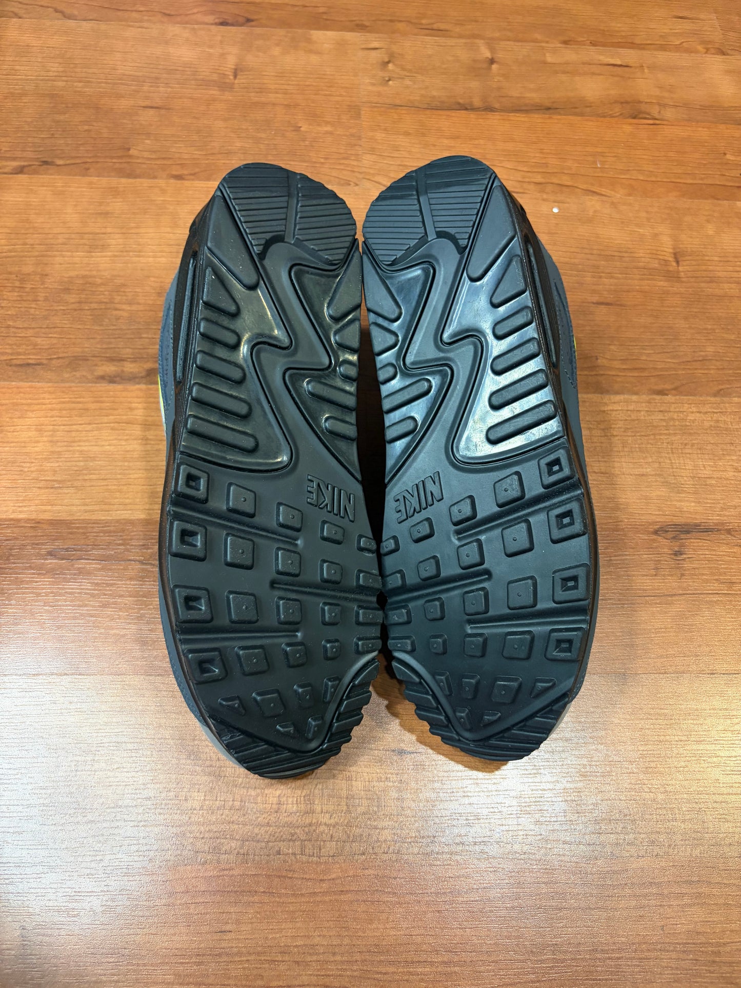 Nike Air Max 90 Neon (Brand New / No Box - 11M)