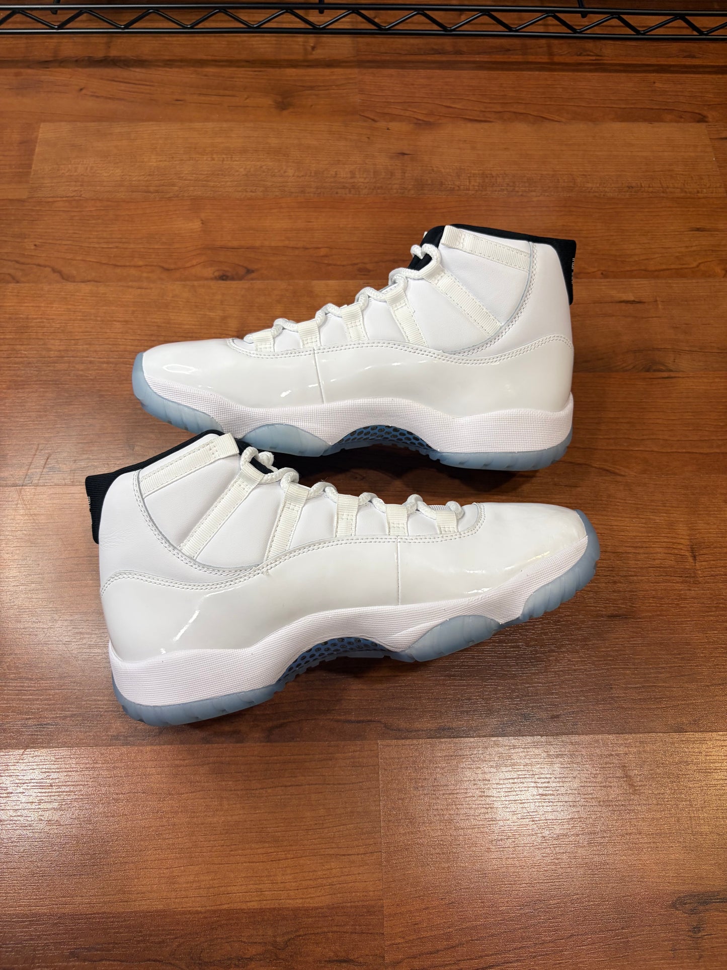 Jordan Retro 11 Legend Blue (Brand New - 10M)