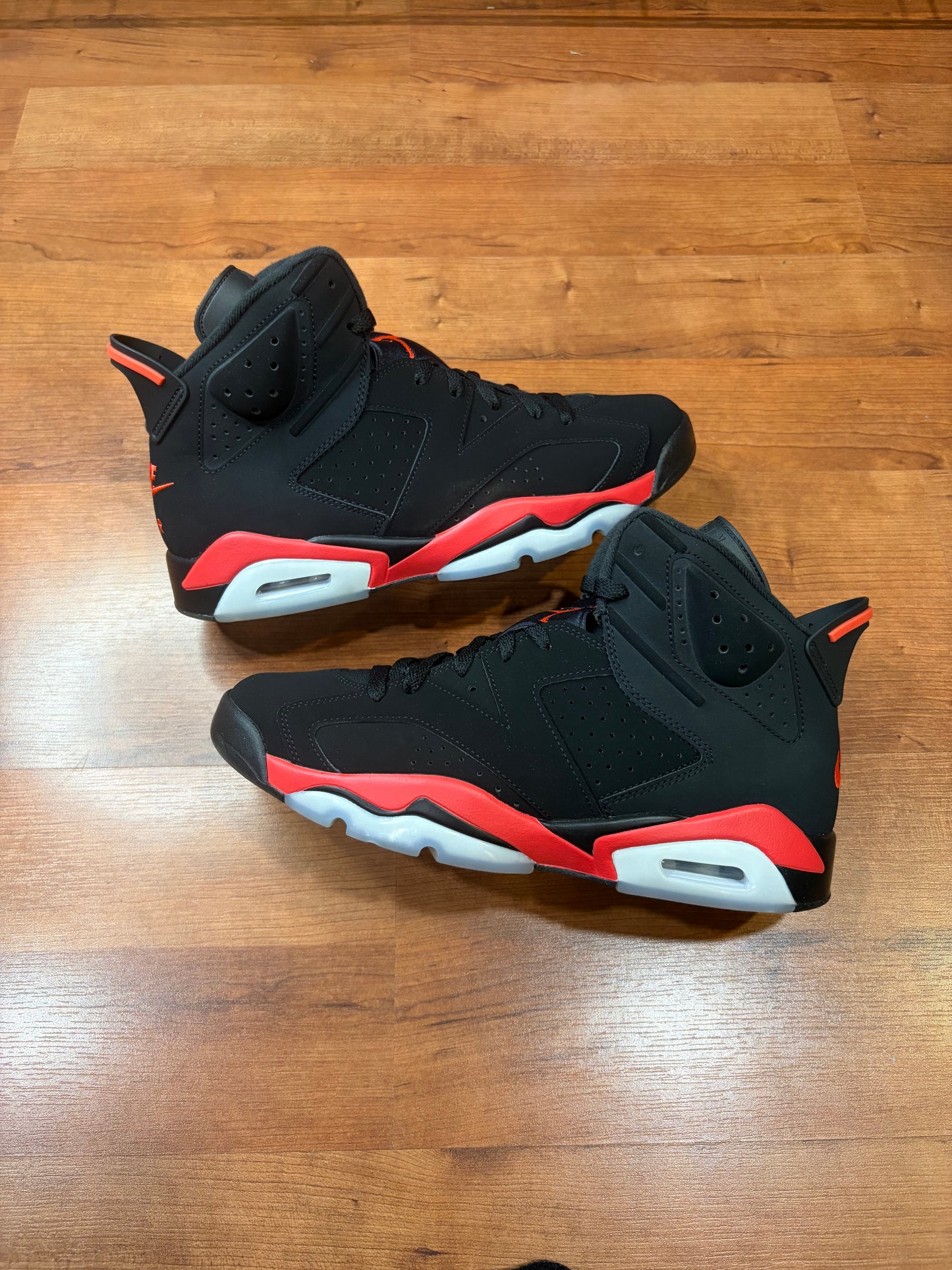 Jordan Retro 6 Salesman Infrared (Size 10.5 Mens)