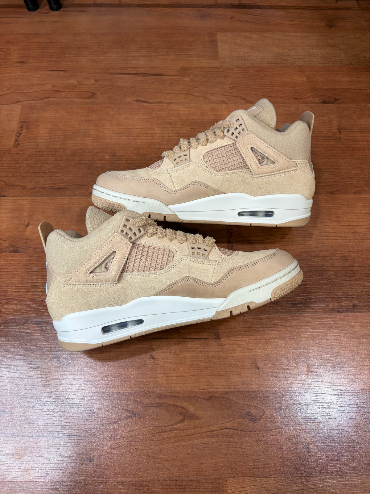 AJ4 Retro Cozy Girl (DS - Size 11W/9.5M)