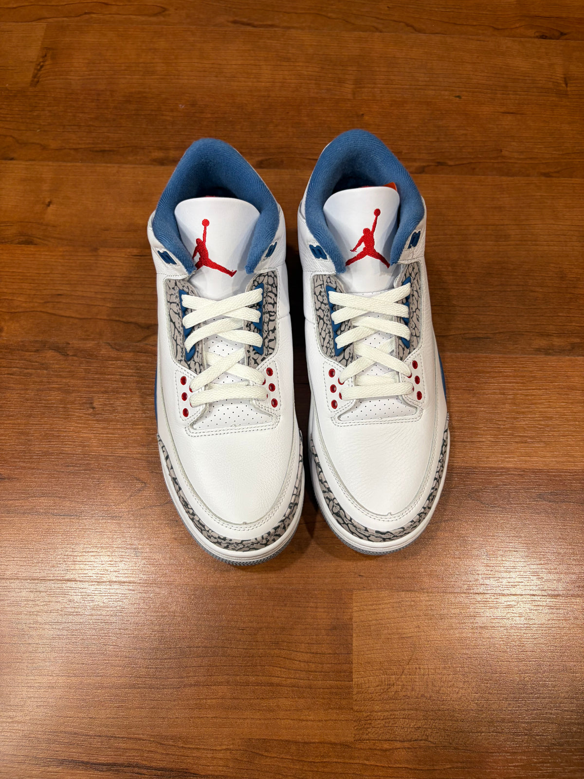 AJ3 Retro True Blue (DS - Size 8.5M)