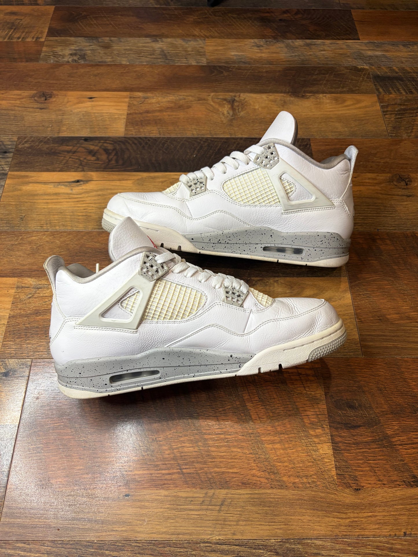 Jordan Retro 4 White Oreo (Size 9.5 Mens)