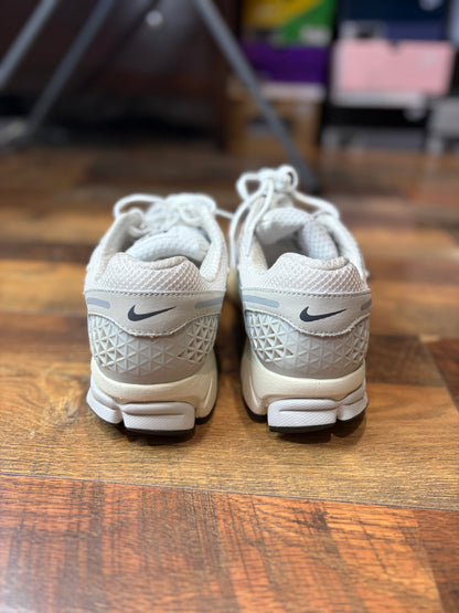 Nike Vomero 5 Platinum Tint (Brand New/No Box Lid - 9.5M)