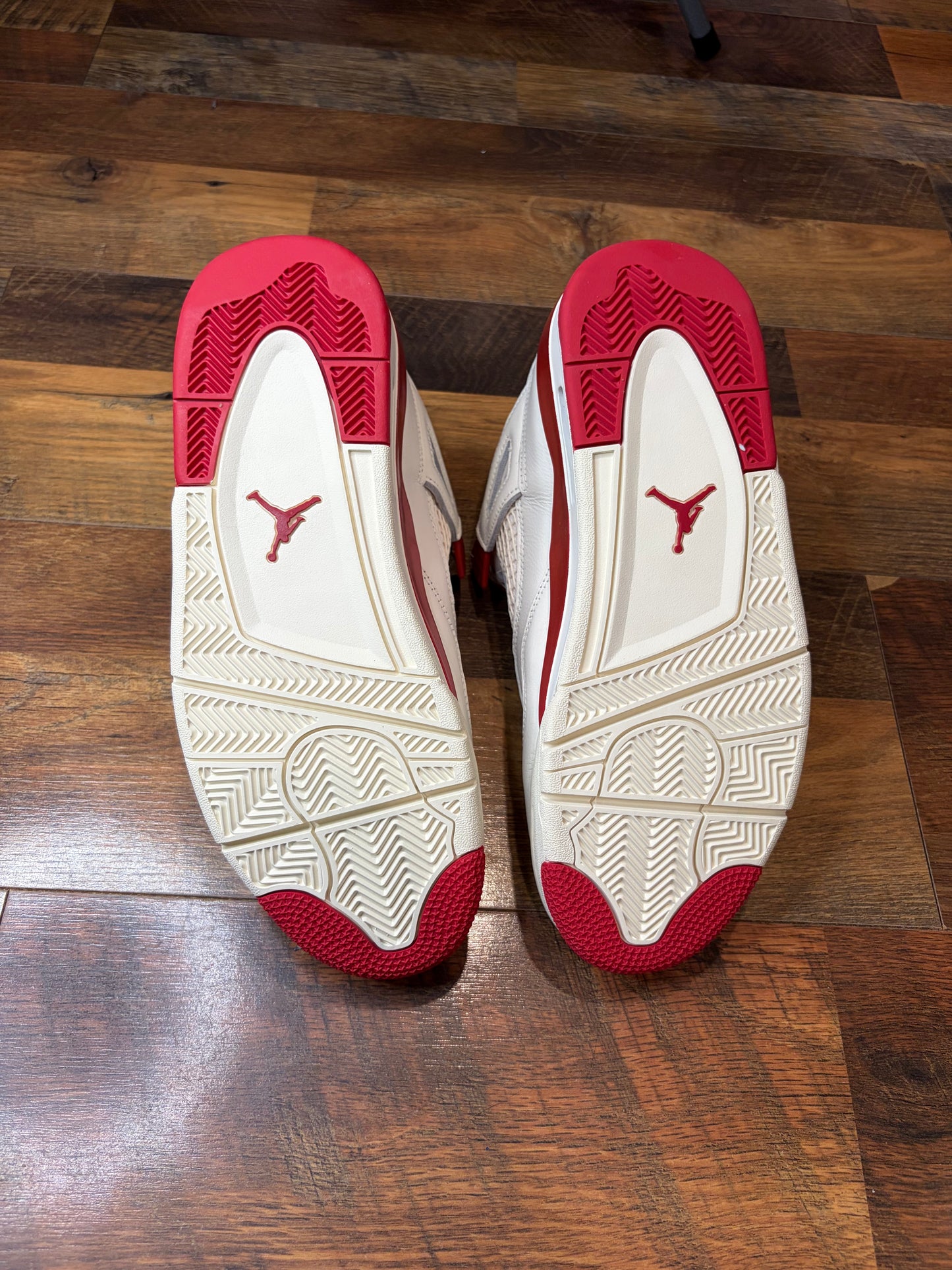 Jordan Retro 4 Valentines Day (Brand New - Multiple Sizes)
