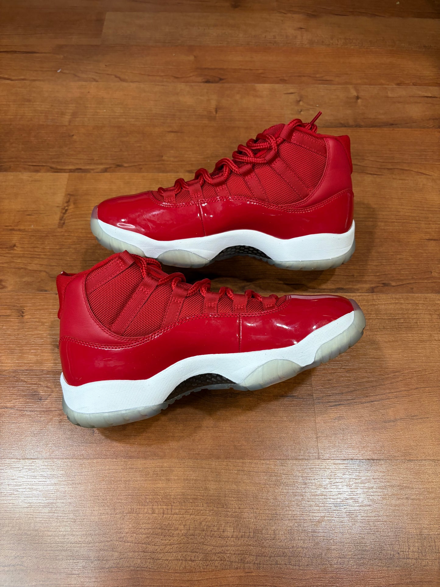 Jordan Retro 11 Win like 96’ (Size 8.5 Mens)