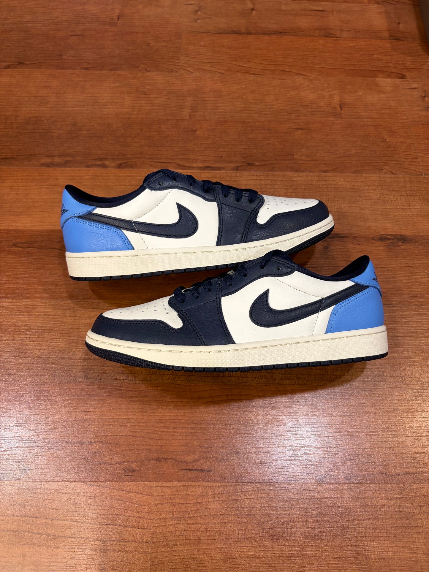 Jordan Retro 1 Low Obsidian (Brand New - 9M)