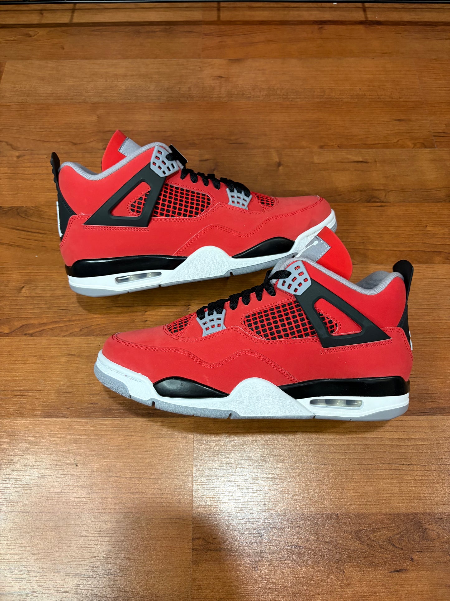 Jordan Retro 4 Toro Bravo (Brand New - 11.5M)