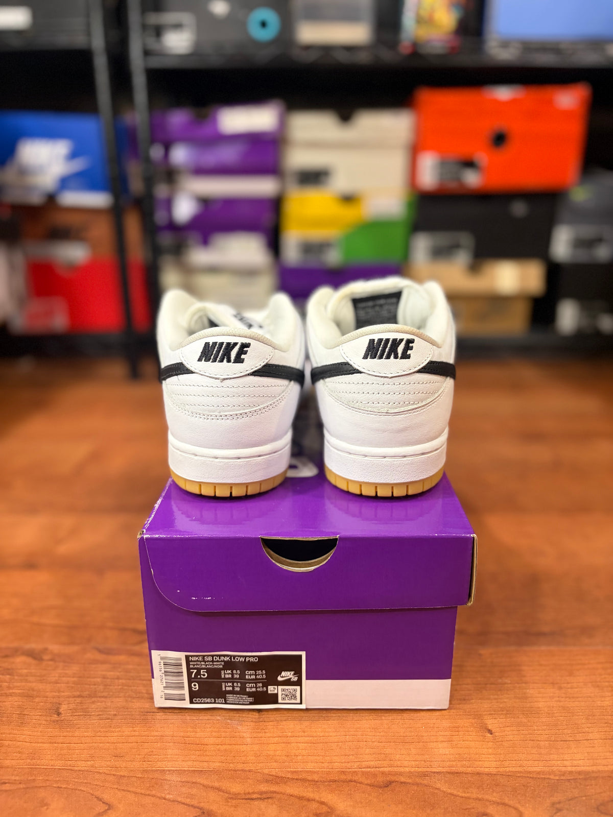Dunk Low SB White Gum (DS - Size 7.5M)