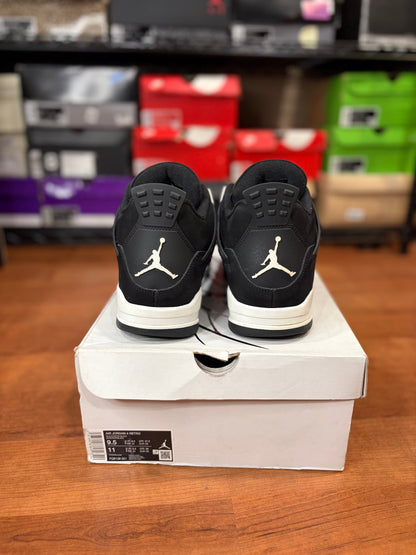 Jordan Retro 4 White Thunder (Size 9.5 Mens)